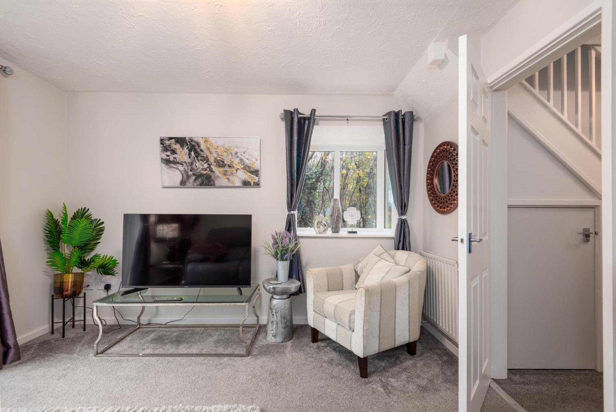 Worcester Fabulous Cherry Tree Mews Self Check In Dogs Welcome By Prior Arrangement , 2 Double Bedrooms ,Super Fast Wi-Fi, With Free Off Road Parking For 2 Vehicles Near Royal Hospital And Woodland Walks Bagian luar foto