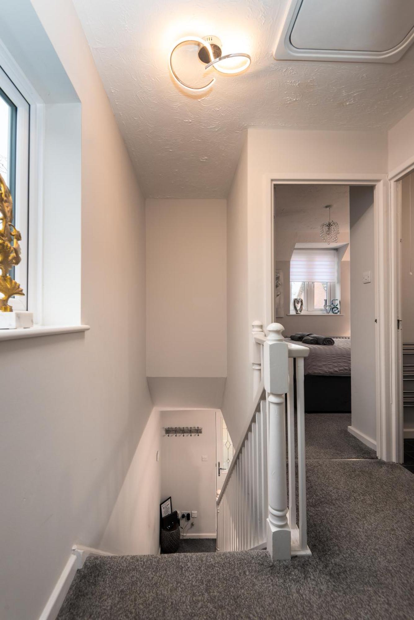 Worcester Fabulous Cherry Tree Mews Self Check In Dogs Welcome By Prior Arrangement , 2 Double Bedrooms ,Super Fast Wi-Fi, With Free Off Road Parking For 2 Vehicles Near Royal Hospital And Woodland Walks Bagian luar foto