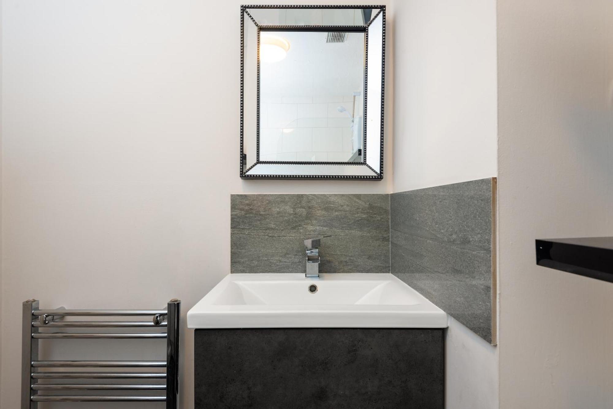 Worcester Fabulous Cherry Tree Mews Self Check In Dogs Welcome By Prior Arrangement , 2 Double Bedrooms ,Super Fast Wi-Fi, With Free Off Road Parking For 2 Vehicles Near Royal Hospital And Woodland Walks Bagian luar foto