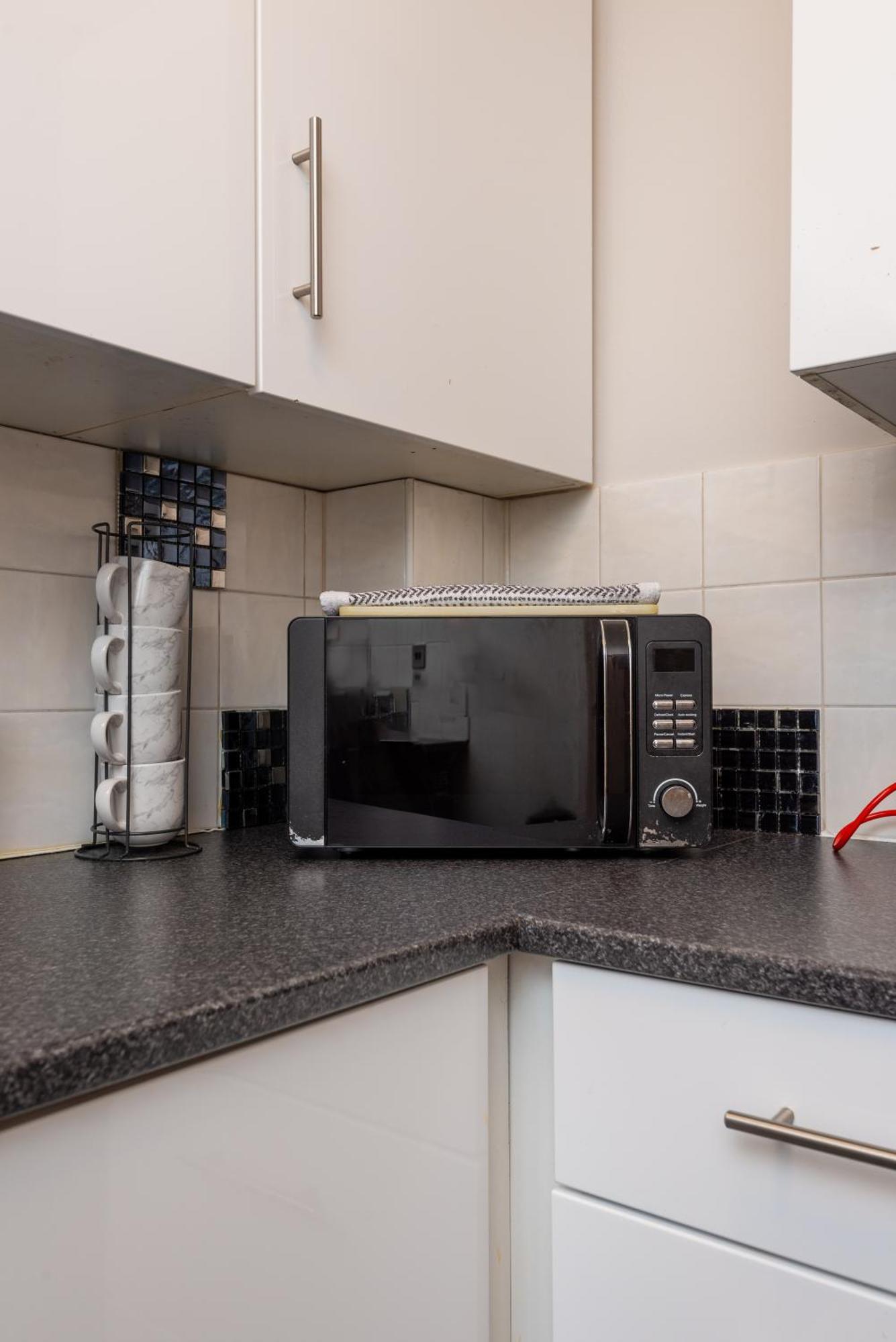 Worcester Fabulous Cherry Tree Mews Self Check In Dogs Welcome By Prior Arrangement , 2 Double Bedrooms ,Super Fast Wi-Fi, With Free Off Road Parking For 2 Vehicles Near Royal Hospital And Woodland Walks Bagian luar foto
