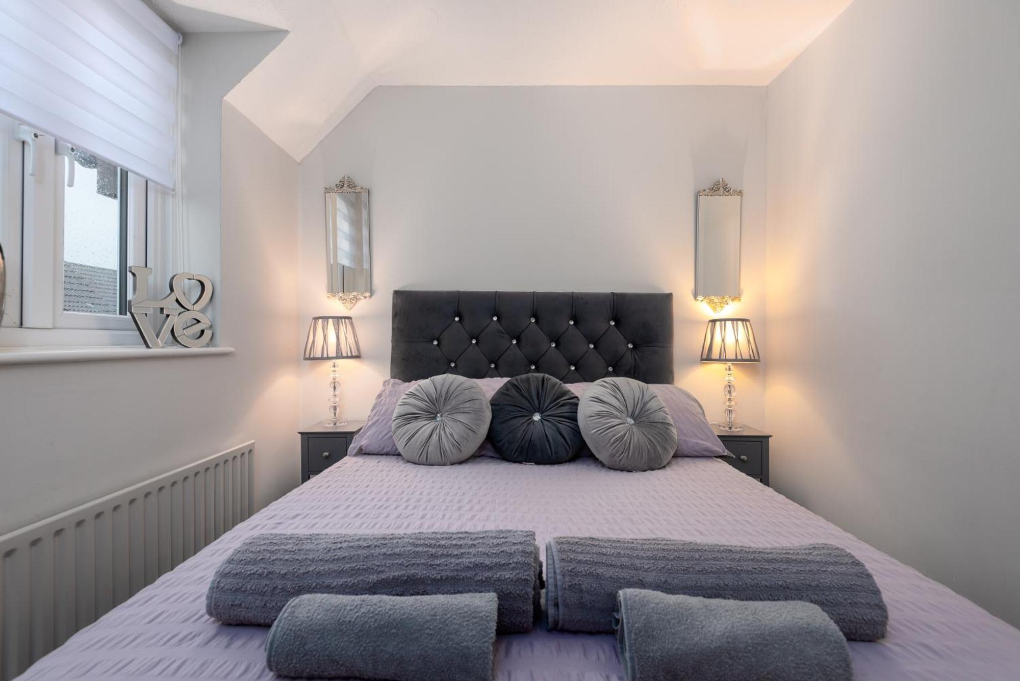 Worcester Fabulous Cherry Tree Mews Self Check In Dogs Welcome By Prior Arrangement , 2 Double Bedrooms ,Super Fast Wi-Fi, With Free Off Road Parking For 2 Vehicles Near Royal Hospital And Woodland Walks Bagian luar foto