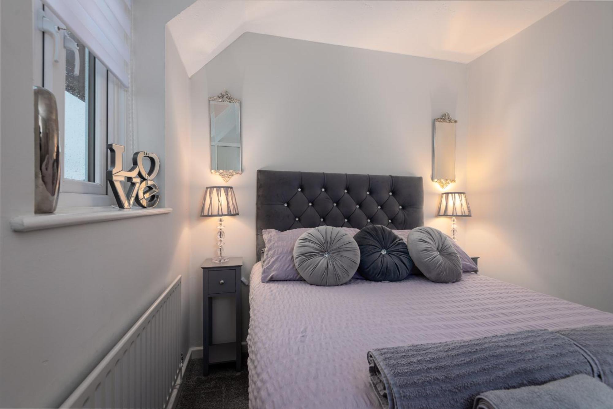 Worcester Fabulous Cherry Tree Mews Self Check In Dogs Welcome By Prior Arrangement , 2 Double Bedrooms ,Super Fast Wi-Fi, With Free Off Road Parking For 2 Vehicles Near Royal Hospital And Woodland Walks Bagian luar foto