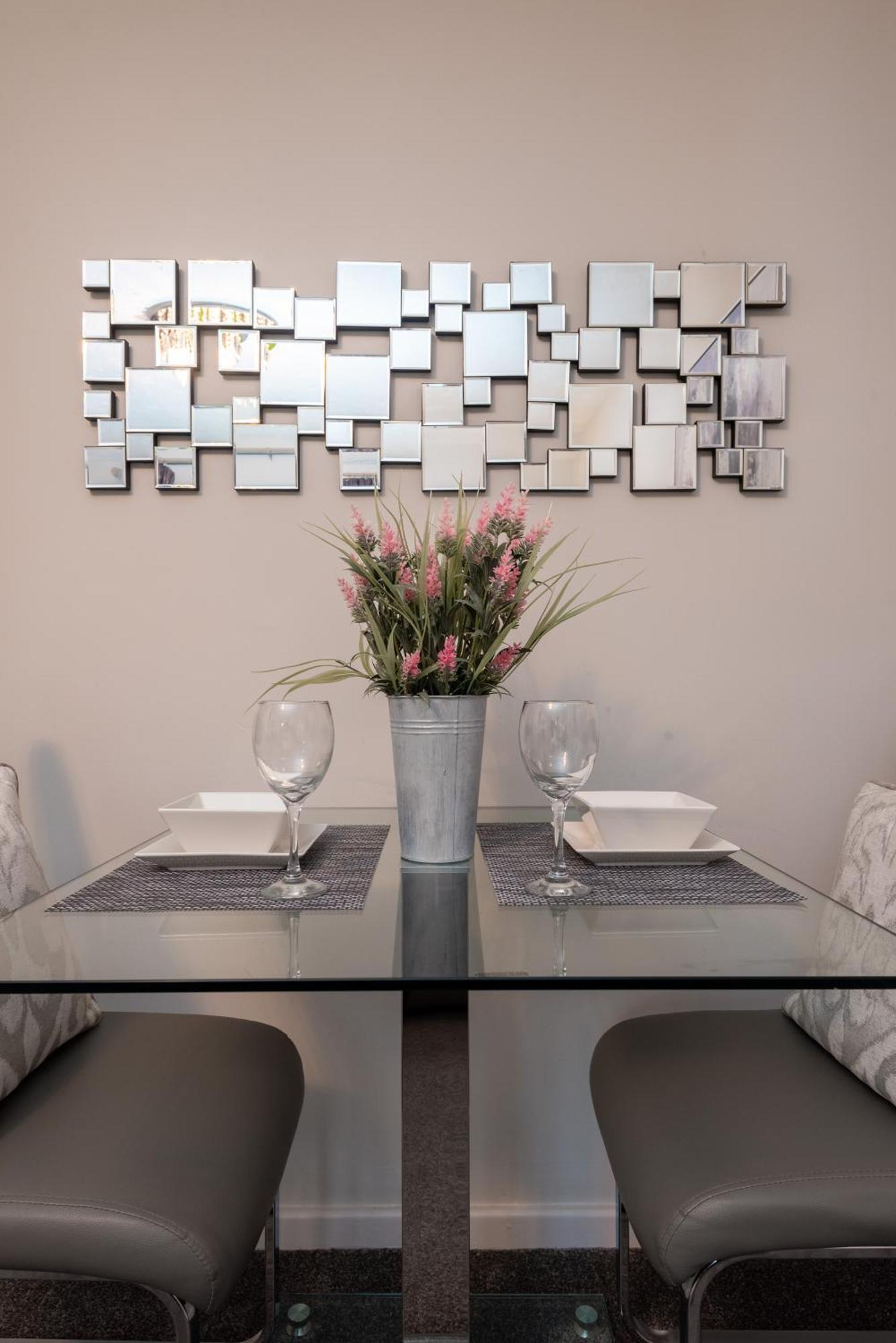 Worcester Fabulous Cherry Tree Mews Self Check In Dogs Welcome By Prior Arrangement , 2 Double Bedrooms ,Super Fast Wi-Fi, With Free Off Road Parking For 2 Vehicles Near Royal Hospital And Woodland Walks Bagian luar foto