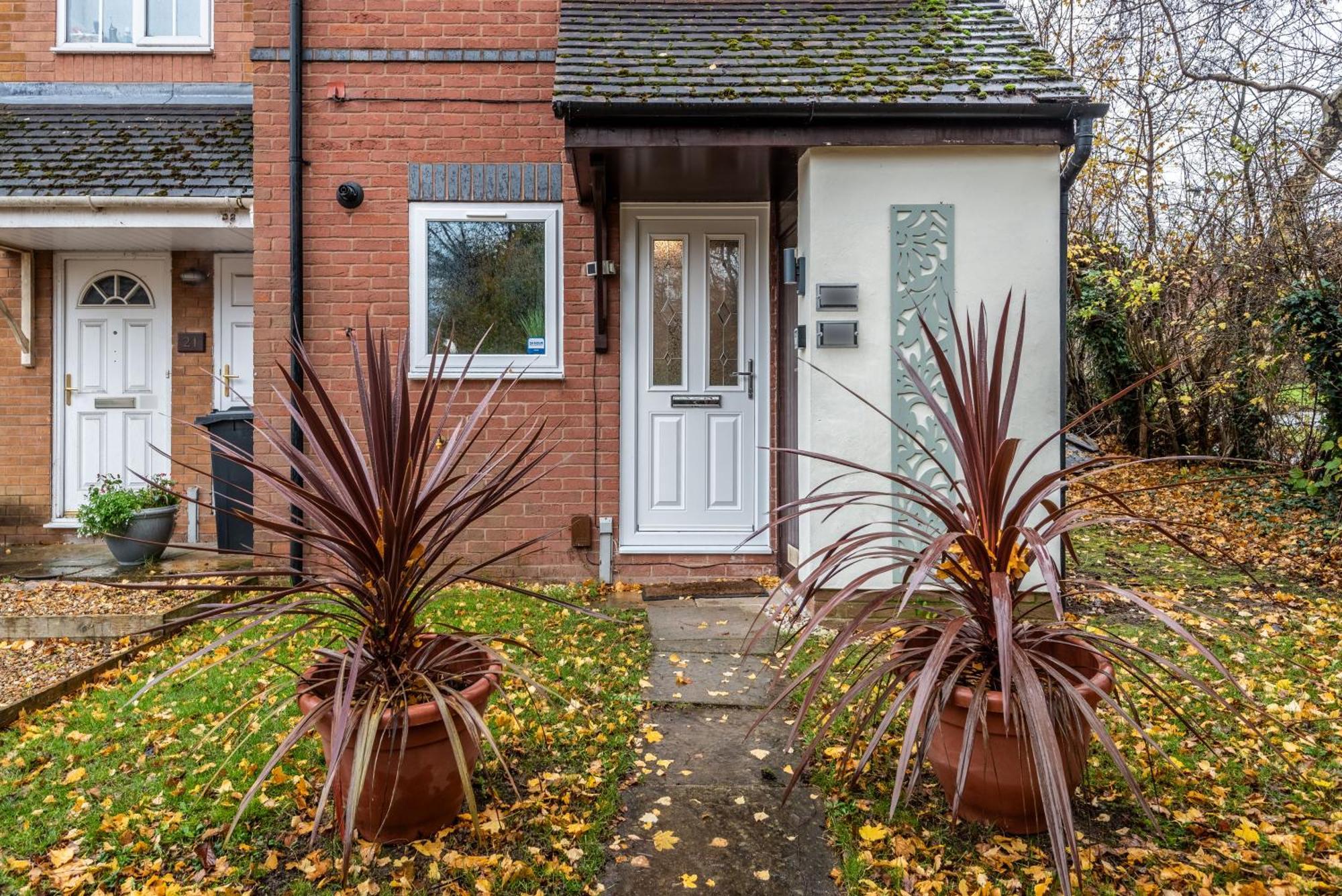 Worcester Fabulous Cherry Tree Mews Self Check In Dogs Welcome By Prior Arrangement , 2 Double Bedrooms ,Super Fast Wi-Fi, With Free Off Road Parking For 2 Vehicles Near Royal Hospital And Woodland Walks Bagian luar foto